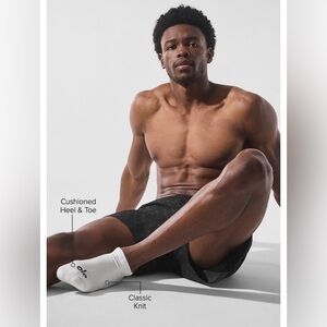 ALO Yoga Unisex “Street” Sock (M) *BESTSELLER*